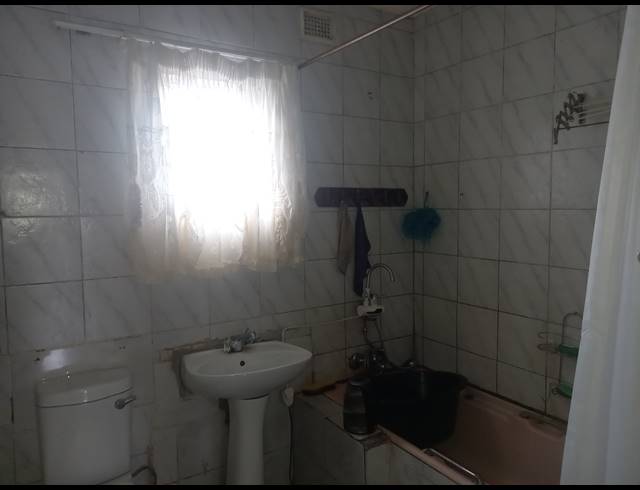 3 BEDROOM HOUSE FOR SALE IN UMLAZI BB